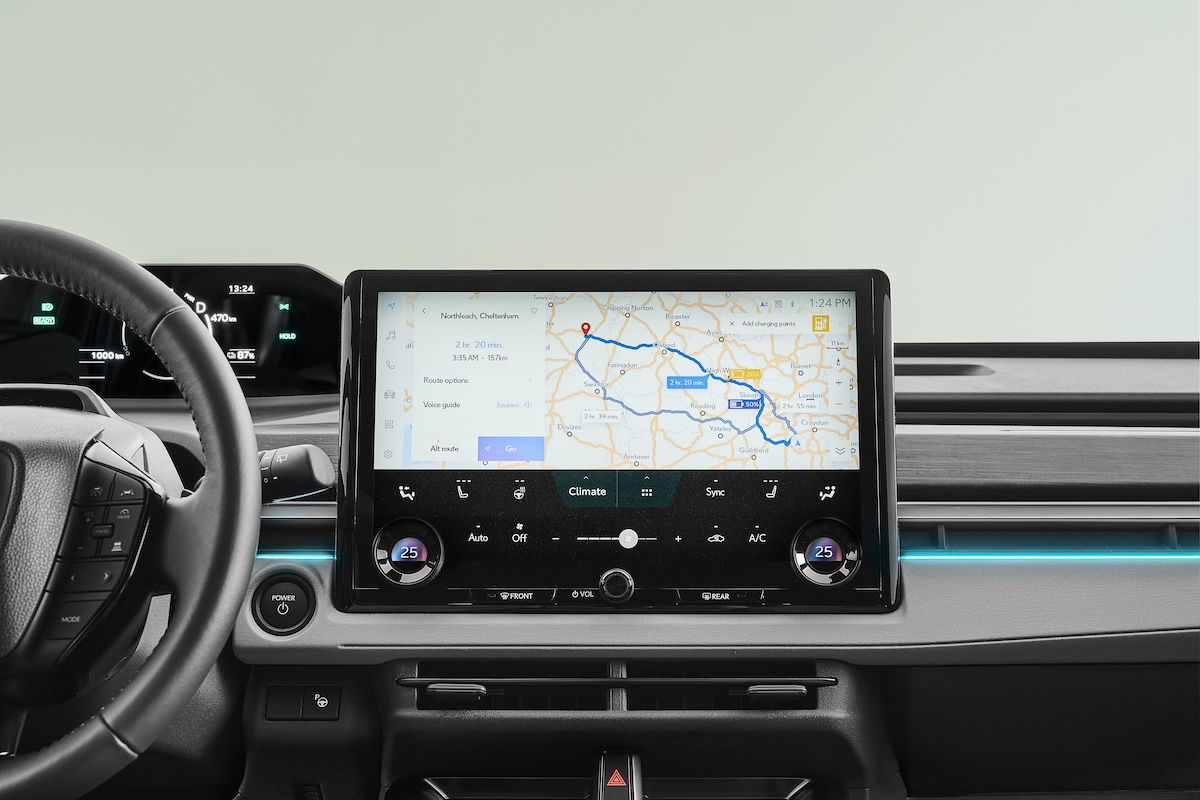 2025toyotac-hrinterior03.jpg