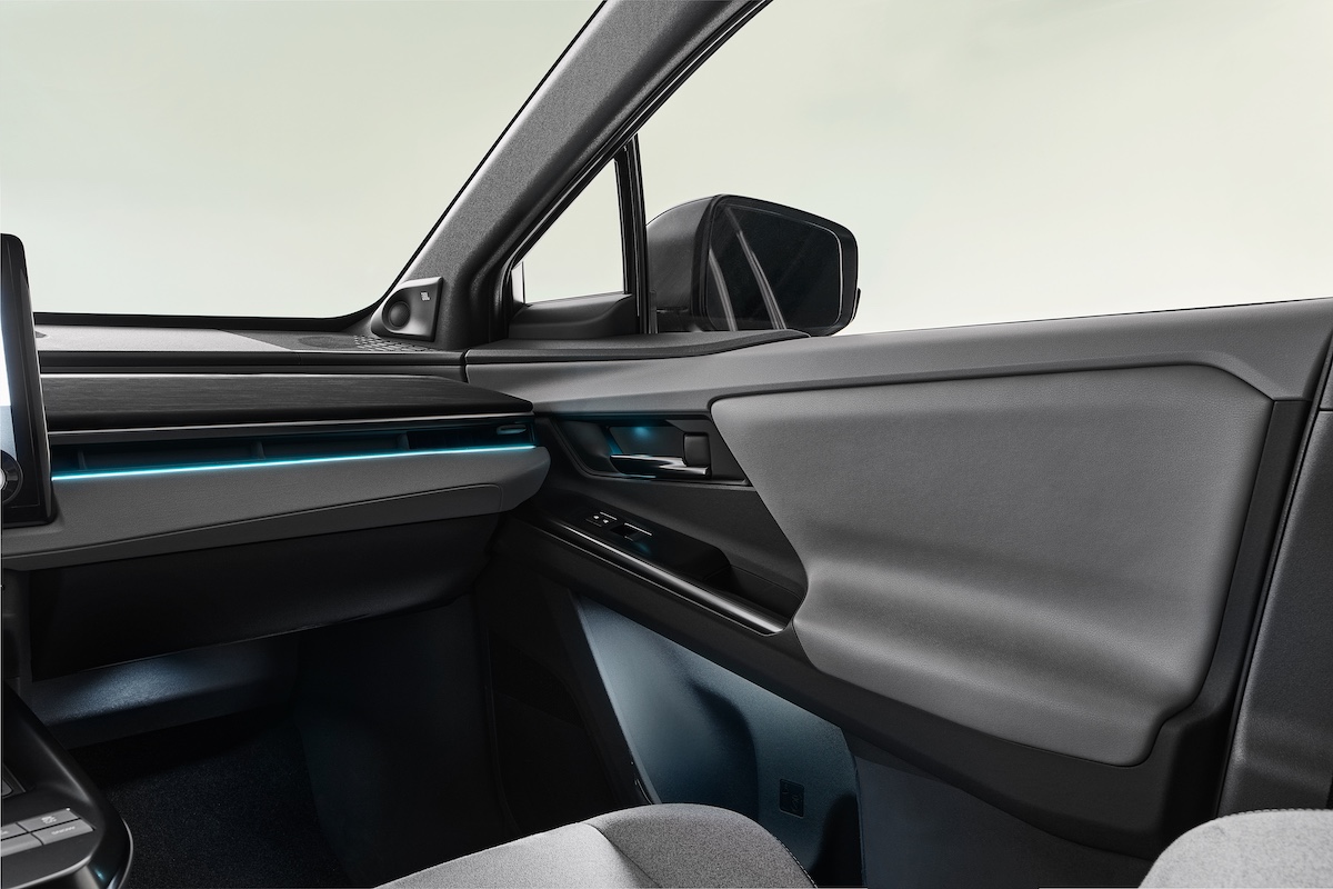 2025toyotac-hrinterior04.jpg