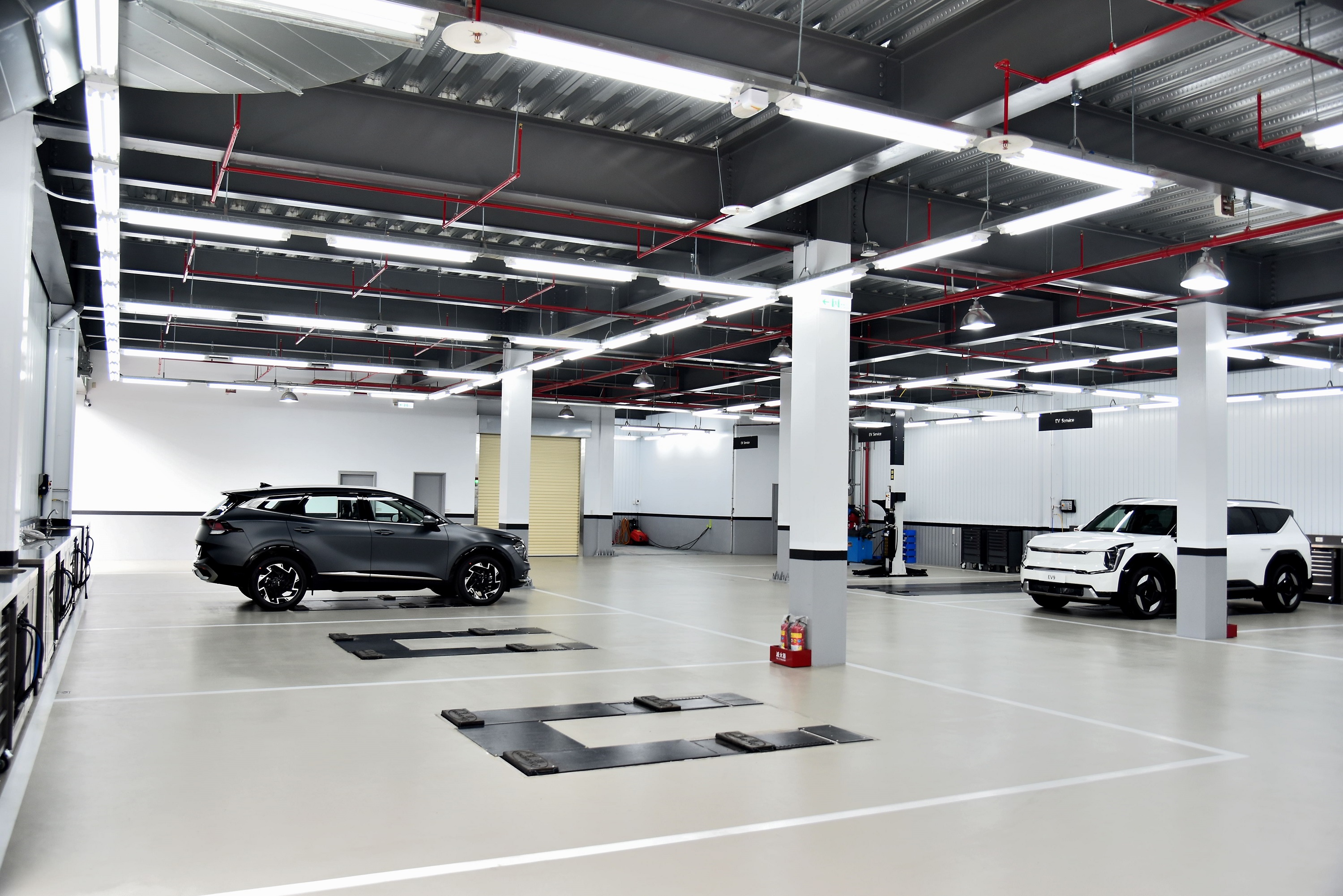 7.Kia南台中3S展示中心設置7座維修工位的服務廠區，提供車主更全面及貼心的維修保養服務。.jpg