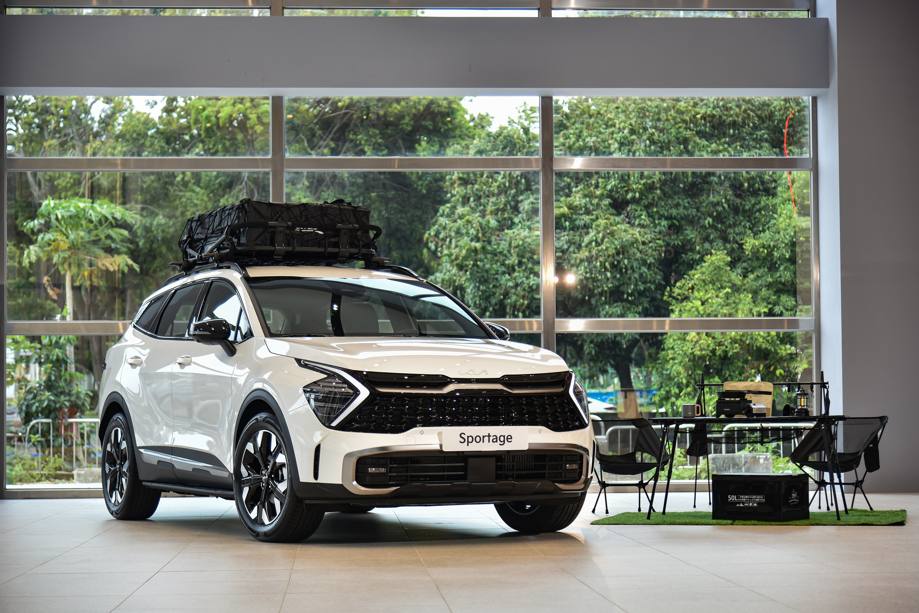 9. 「前瞻．創新格局」The Sportage Adventure Edition 搭載11項配備與配件升級(總價值逾$75,000)，138.9萬元限量登場。.jpg