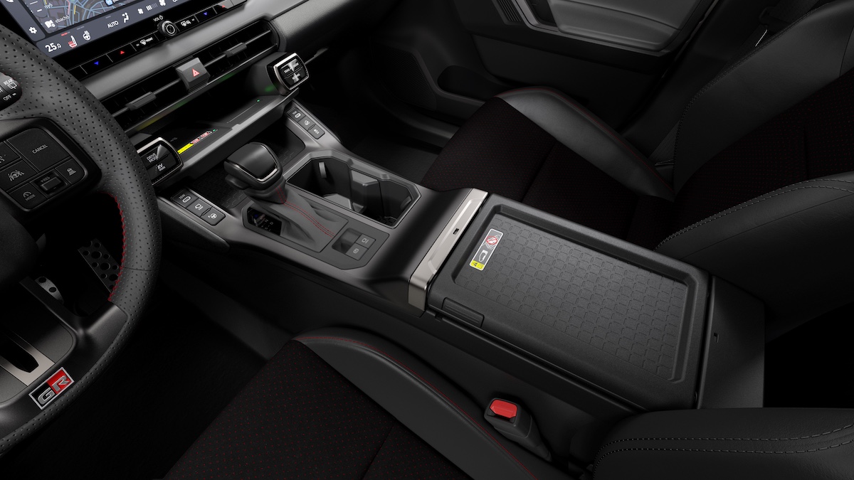 068_RAV4_GRS_prototype_center_console_reverse_side.jpg