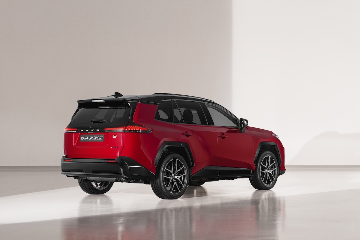 072_RAV4_GRS_prototype.jpg