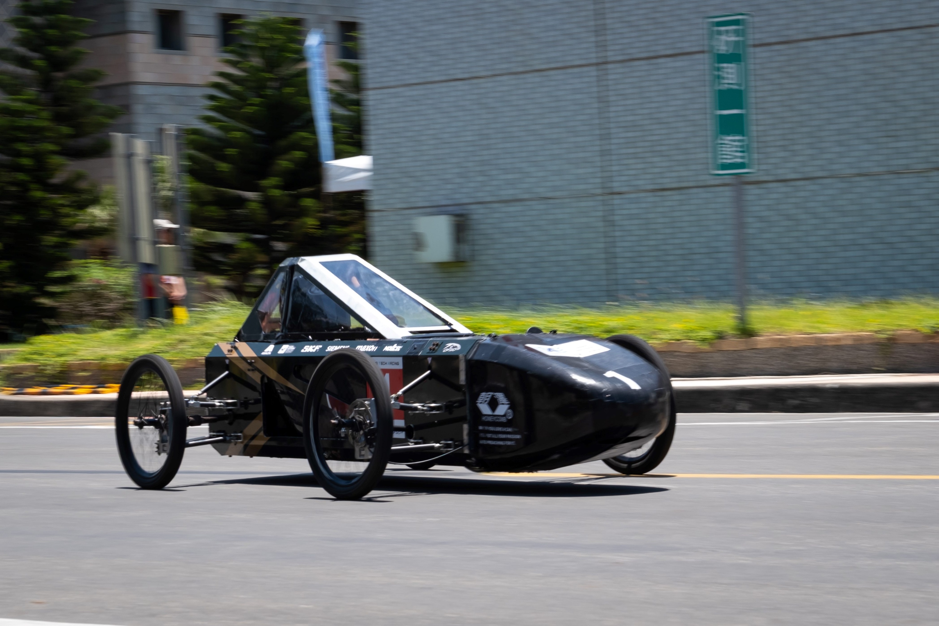 圖4 動態競賽第一名 國立臺北科技大學 TTR8eco-c.jpg
