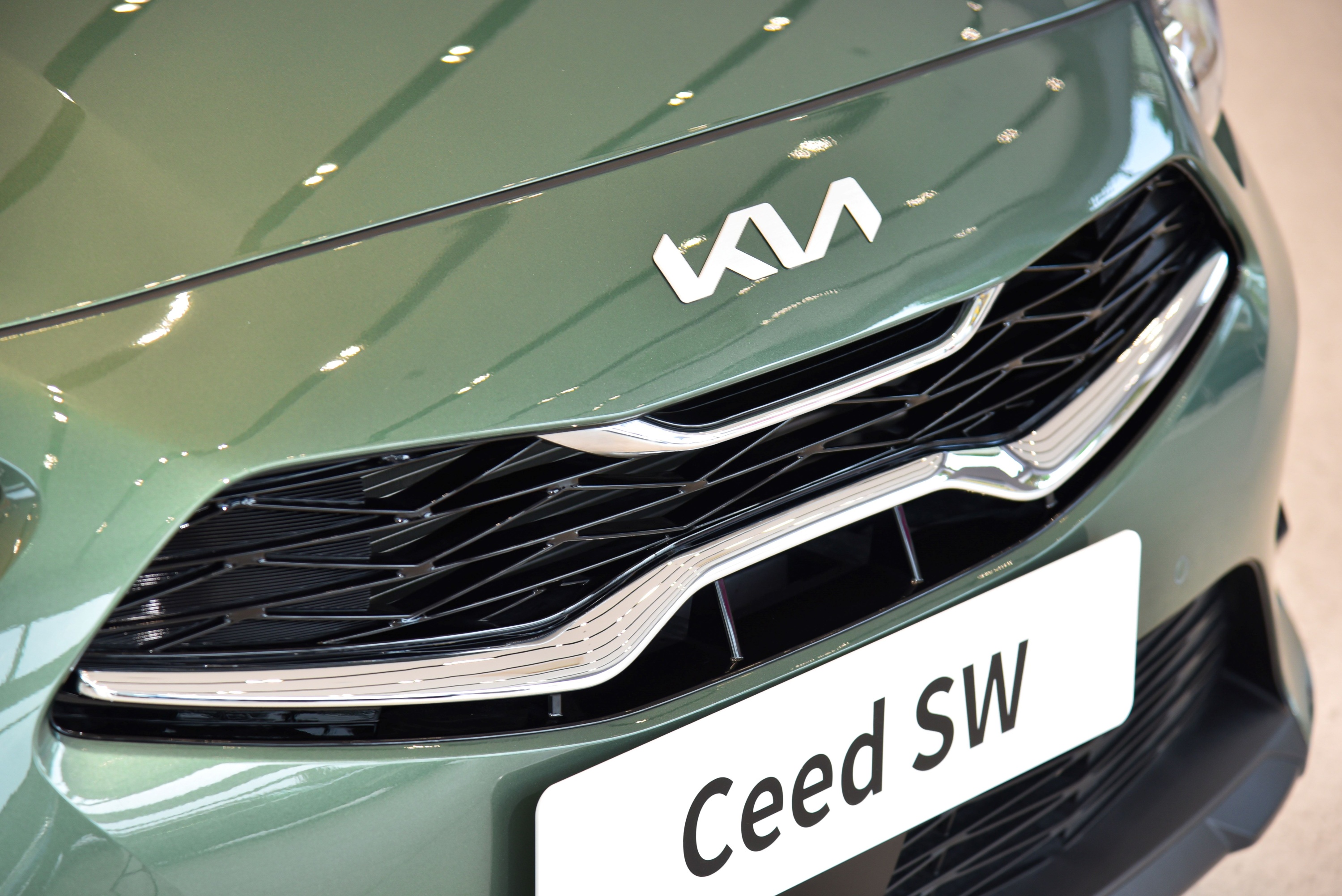 5.The Ceed Sportswagon融合「Green Inspiration油電操控、European Design歐洲製造、Pioneer Technology前瞻科技」三大DNA。.jpg