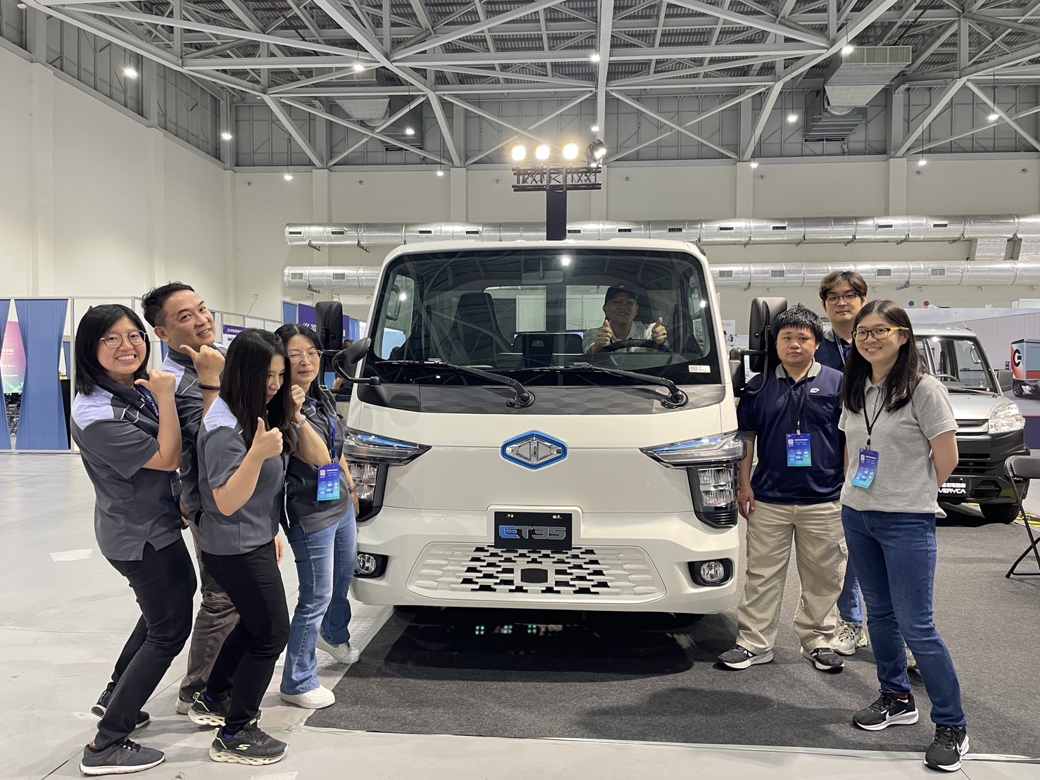中華汽車展出自主研發電動商用車 ET35與E300　展現綠色物流新實力.jpg