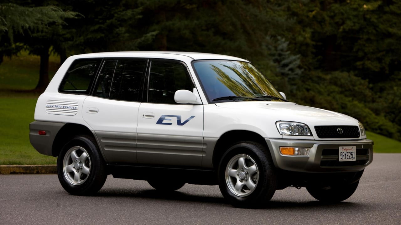 2002_-_2003_toyota_rav4-ev_at_sustainable_mobility_seminar_portland_2008_-_001.jpg
