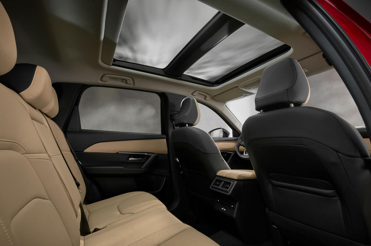 mazda-cx-5-2025-rear-seats.jpg