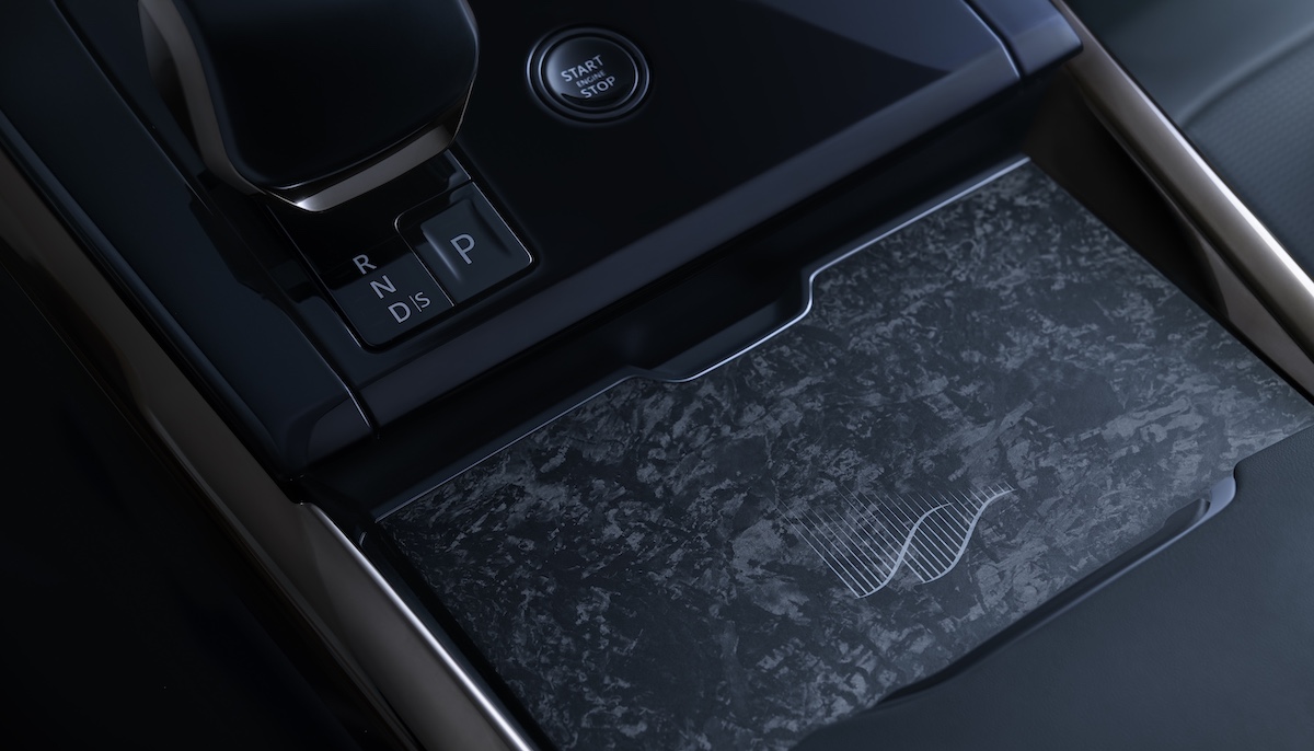 RRS_SV_Nocturne_console_303104827_010.jpg