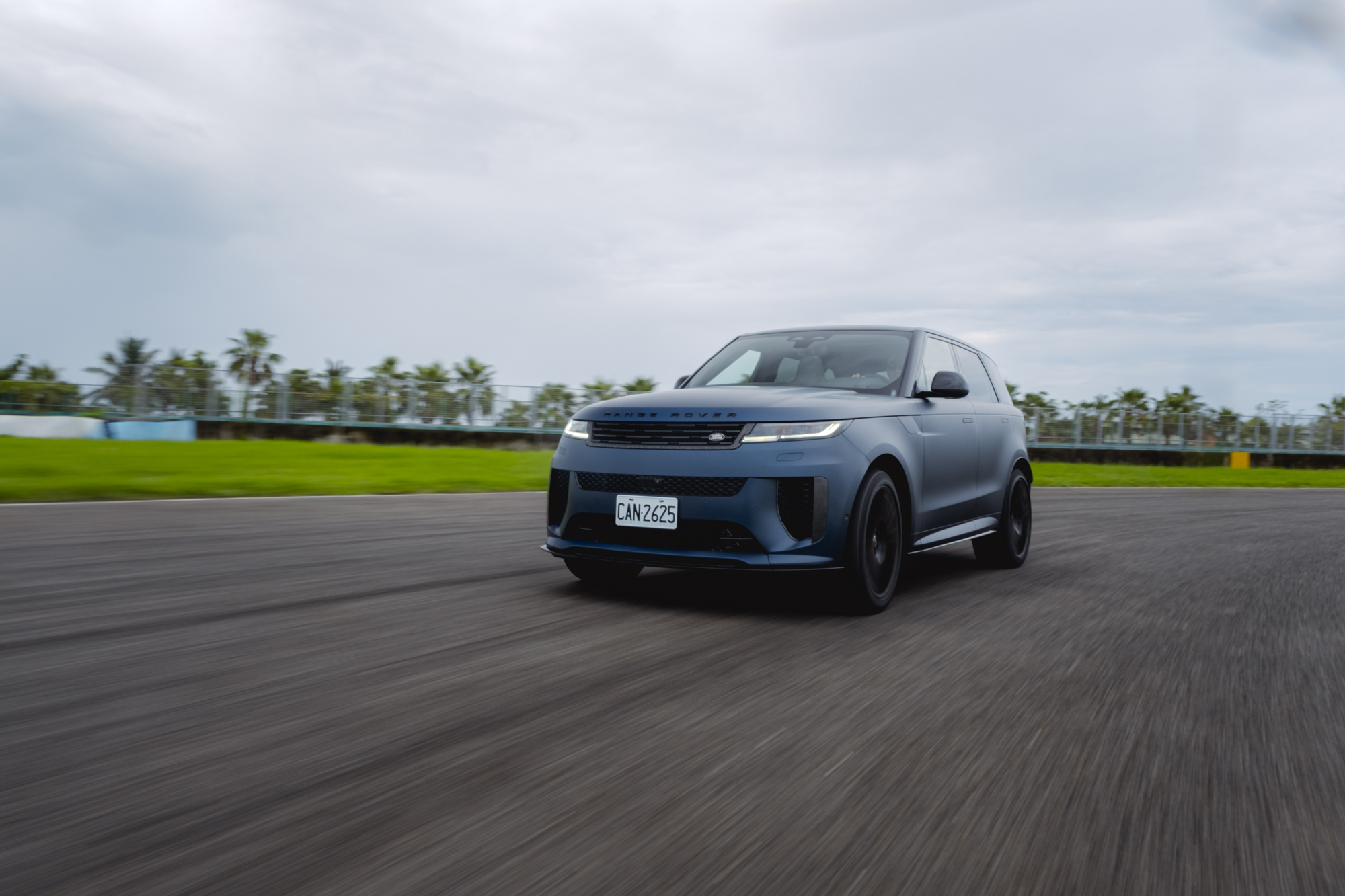 2000px_FXT48793_2025.jpg