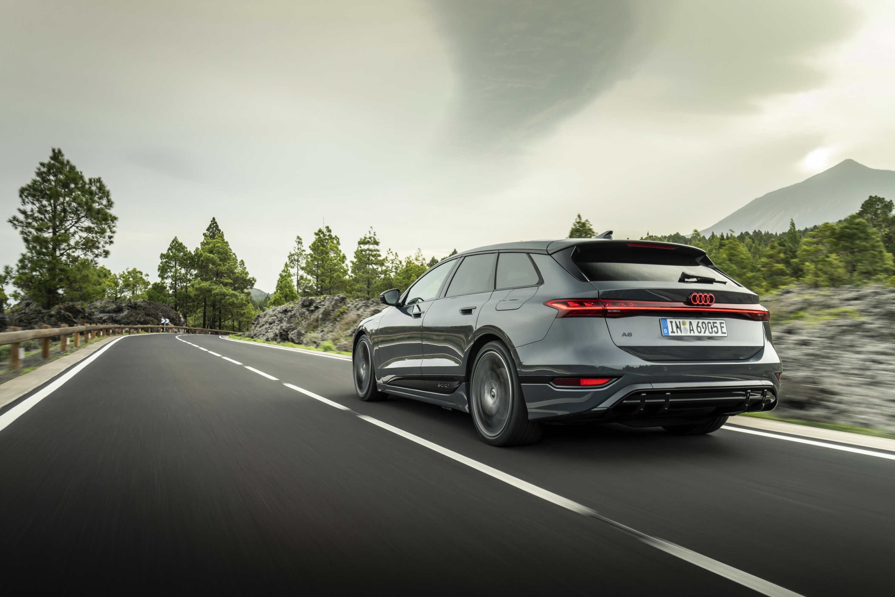 A6 Avant e-tron_2.jpg