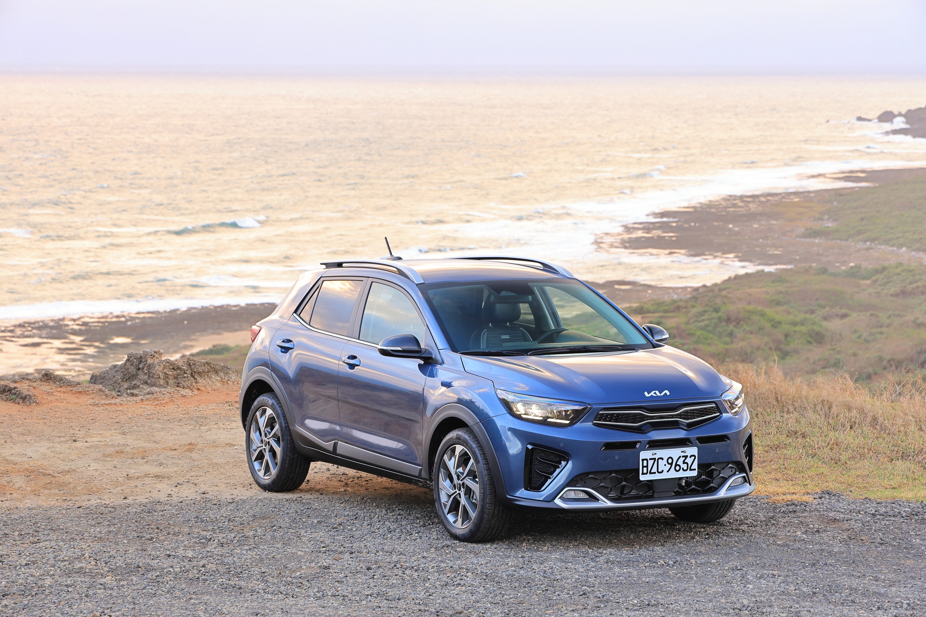 2. Kia 1.0T智慧油電跨界潮旅The Stonic適用貨物稅減徵政策，本月入主60萬0利率，加贈總價值逾20,000元的潮旅尊享方案及丙式車體險。.JPG