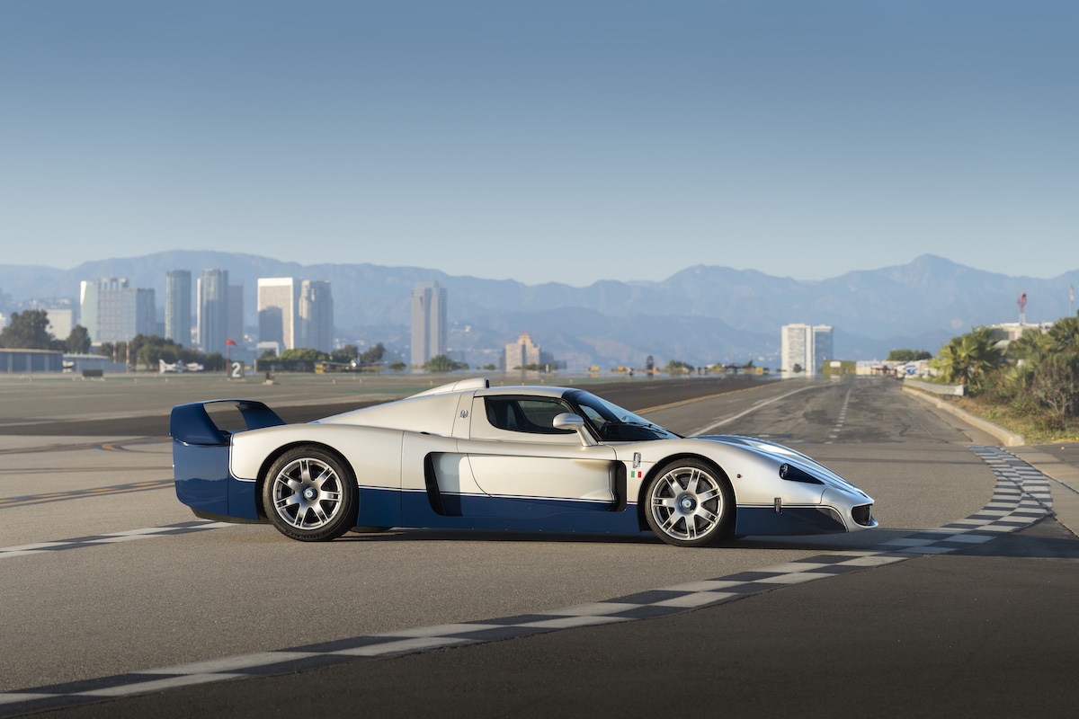 【新聞圖片 4 】自 2004 年首次問世以來，MC12 Stradale憑藉稀有產量、純正賽車血統與鮮明設計語彙，在這 20 年間始終是全球收藏家與超跑車迷心目中的經典之作.jpg