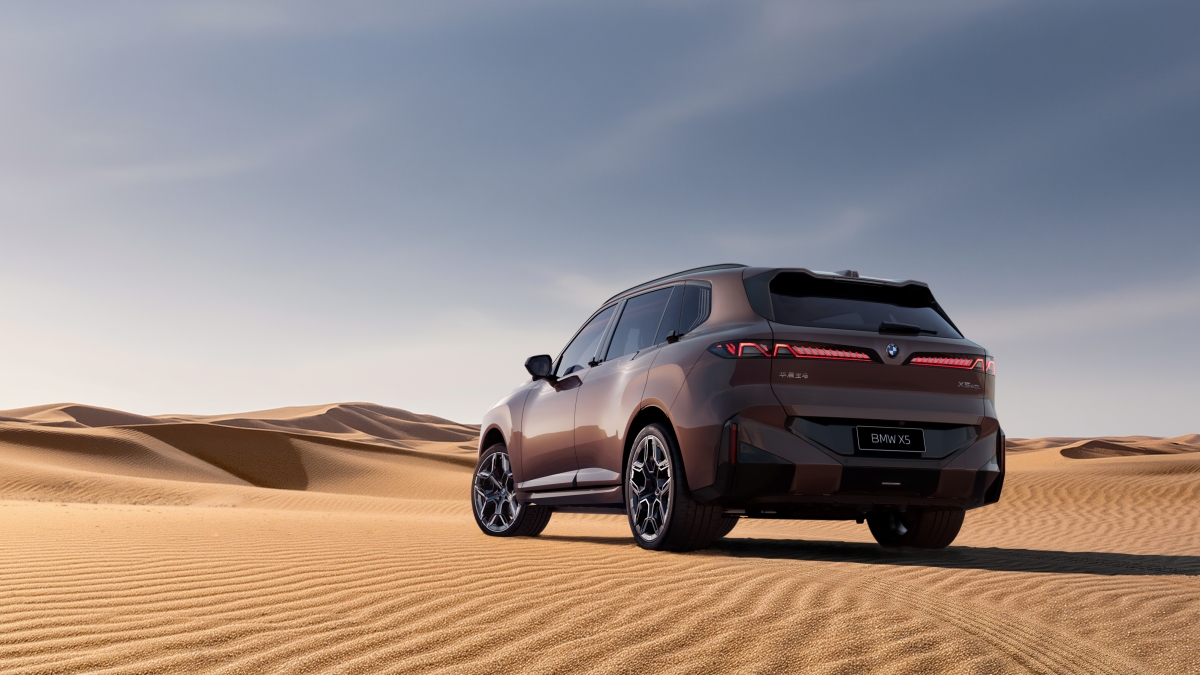 P90651164_highRes_bmw-x5--07-2026.jpg