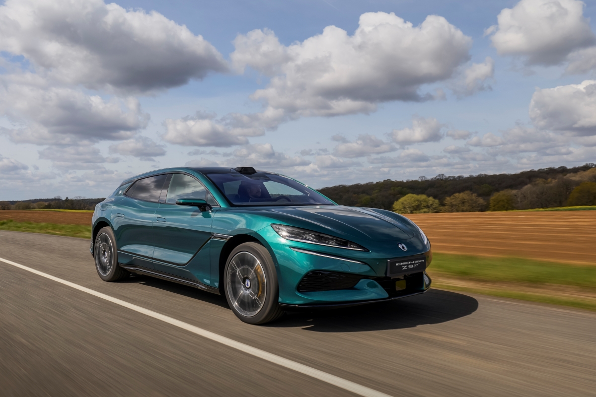 01 DENZA_Z9_GT_DYNAMIC.jpg