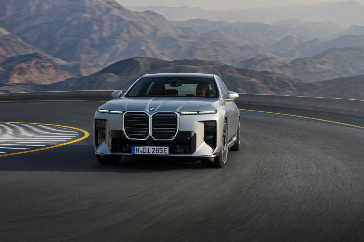 P90636134_highRes_bmw-i7-60-xdrive-04-.jpg