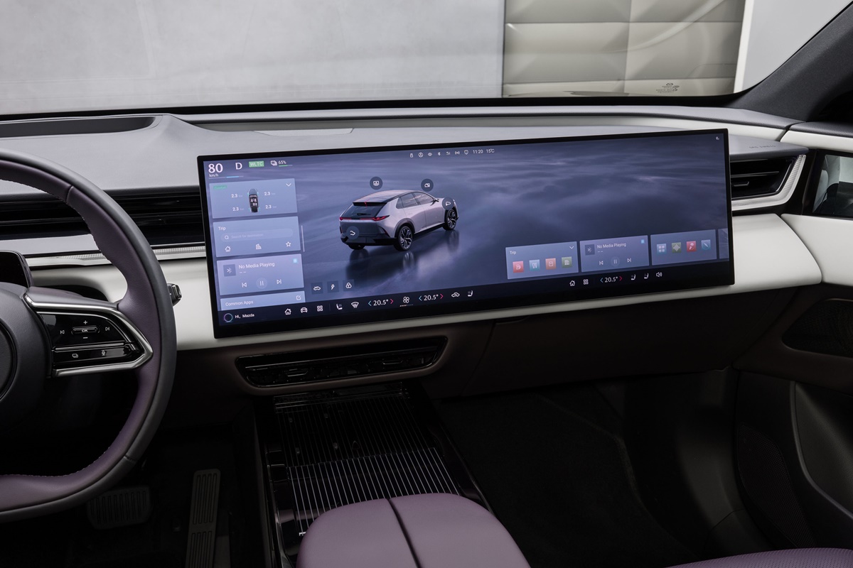 Mazda_CX_6e_Germany int (14).jpg