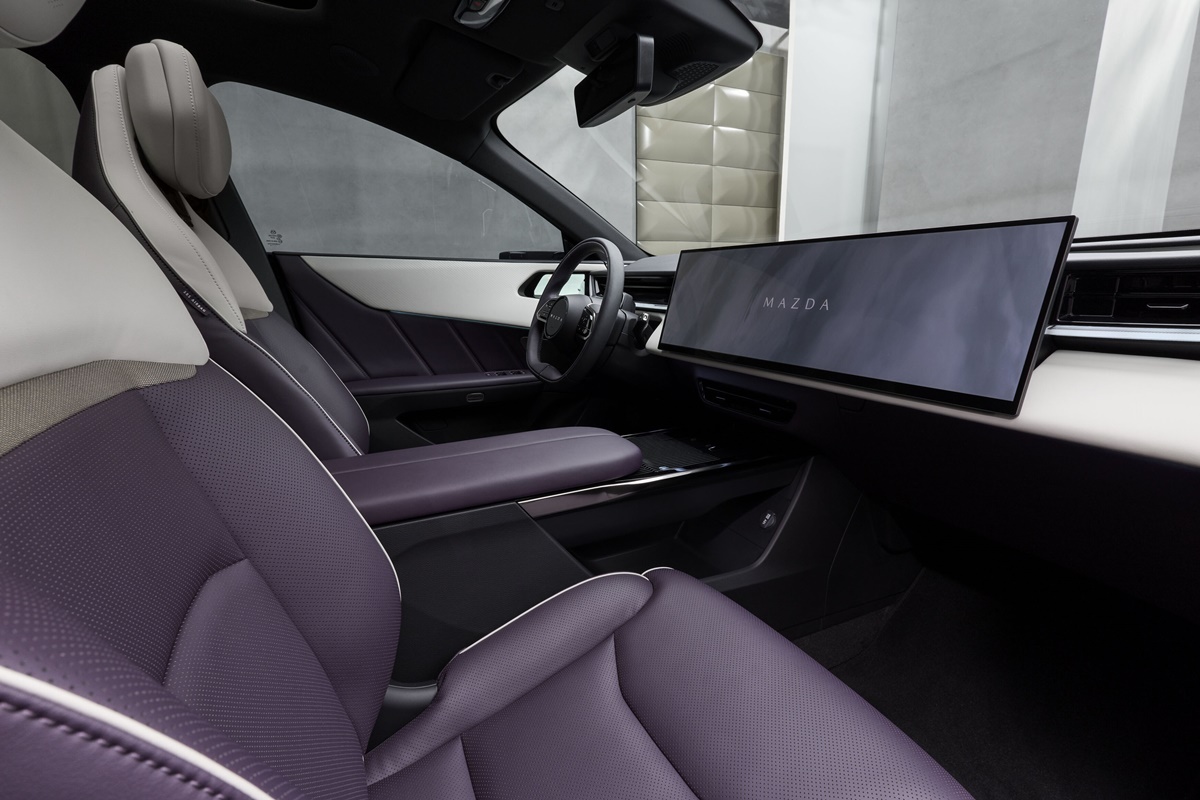 Mazda_CX_6e_Germany int (4).jpg