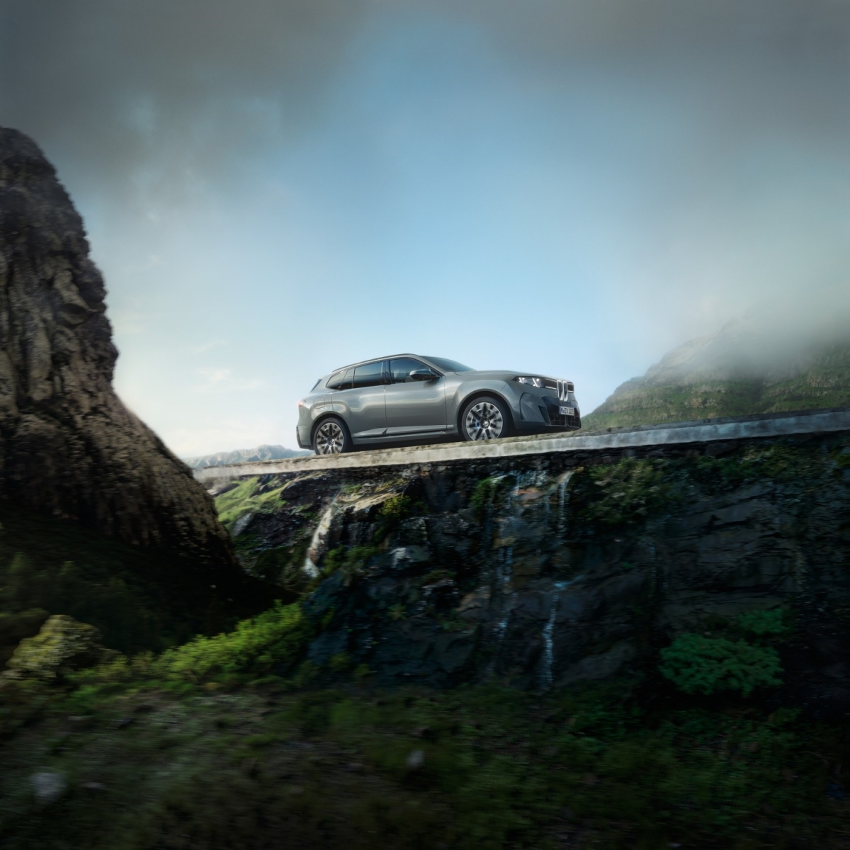 P90645944_lowRes_bmw-ix5-60-xdrive-06.jpg