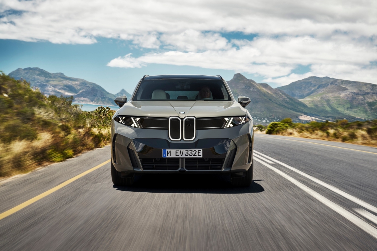 P90645963_lowRes_bmw-ix5-60-xdrive-06.jpg