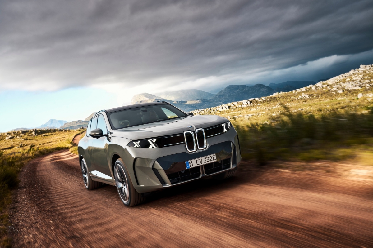 P90645983_lowRes_bmw-ix5-60-xdrive-06.jpg