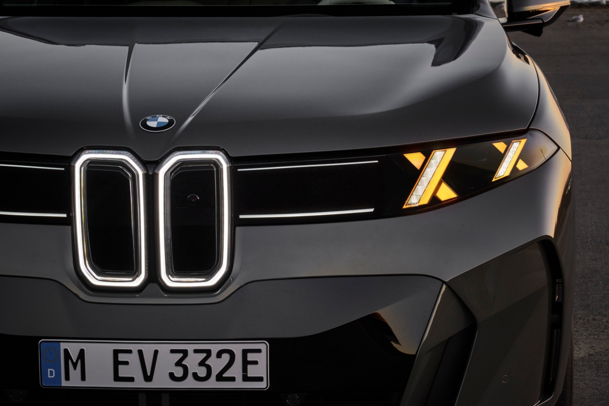 P90646022_lowRes_bmw-ix5-60-xdrive-06.jpg