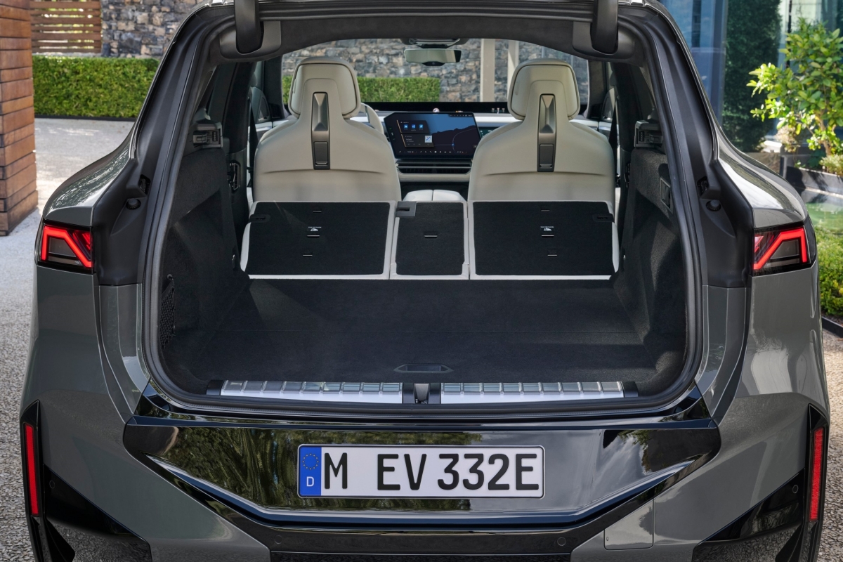 P90646033_lowRes_bmw-ix5-60-xdrive-06.jpg