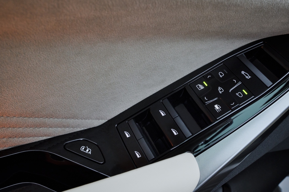 P90646066_lowRes_bmw-ix5-60-xdrive-06.jpg