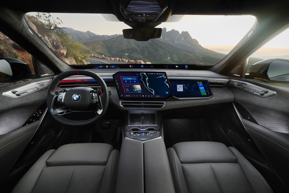 P90646125_lowRes_bmw-x5-m60e-xdrive-0.jpg