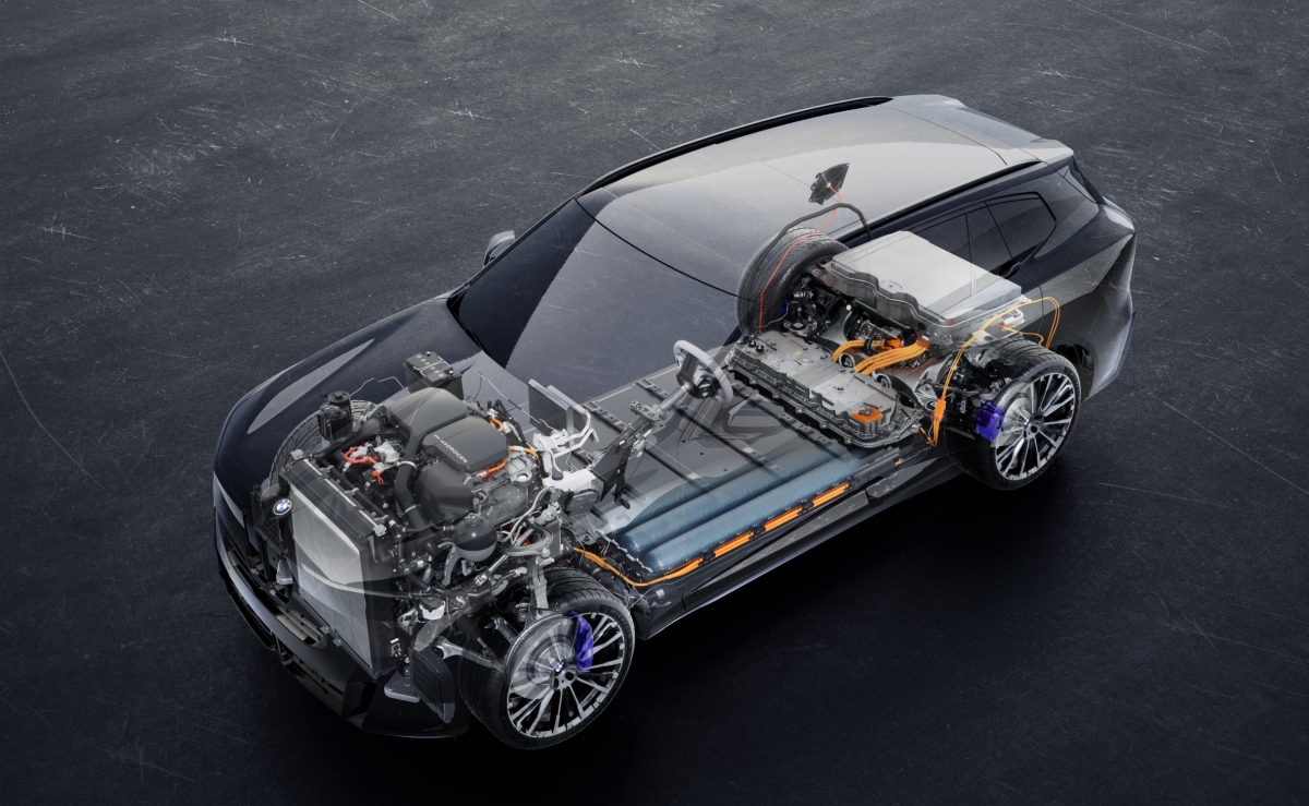 P90646622_lowRes_bmw-ix5-60-xdrive-po.jpg
