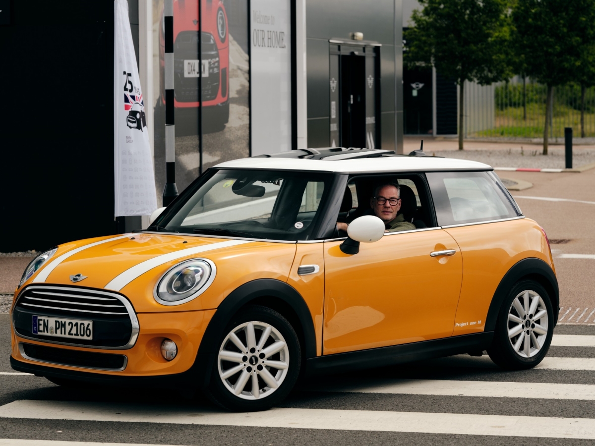 P90646653_lowRes_mini-cooper-d-1-000-.jpg