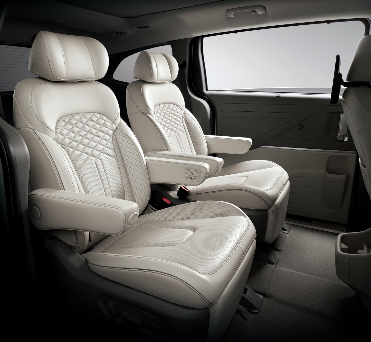 HYUNDAI CUSTIN Royal雙座椅_02.jpg