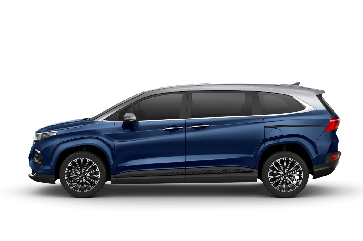 HYUNDAI CUSTIN Royal_車側_02.jpg