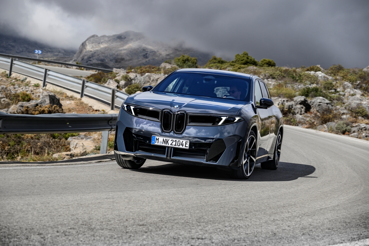 P90626734_highRes_the-new-bmw-ix3-50-x.jpg