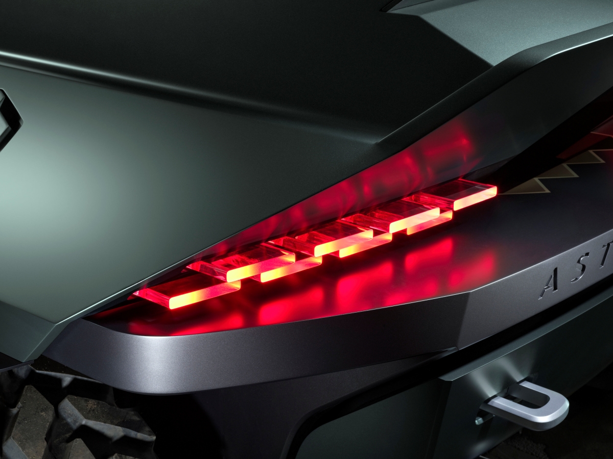 AstonMartin Dreadnought_07.jpg