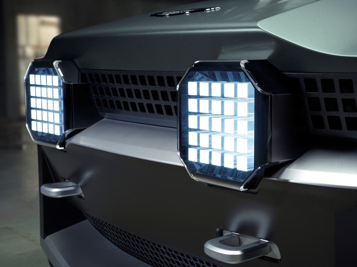 AstonMartin Dreadnought_08.jpg