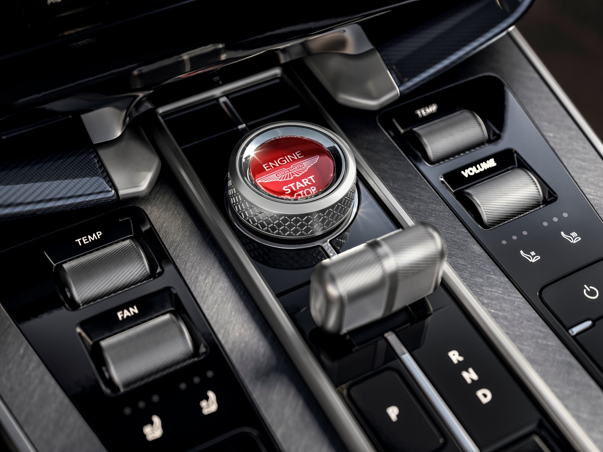 Aston Martin Vanquish 25_12.jpg