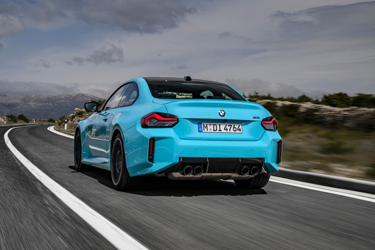 P90642488_lowRes_the-new-bmw-m2-with-.jpg