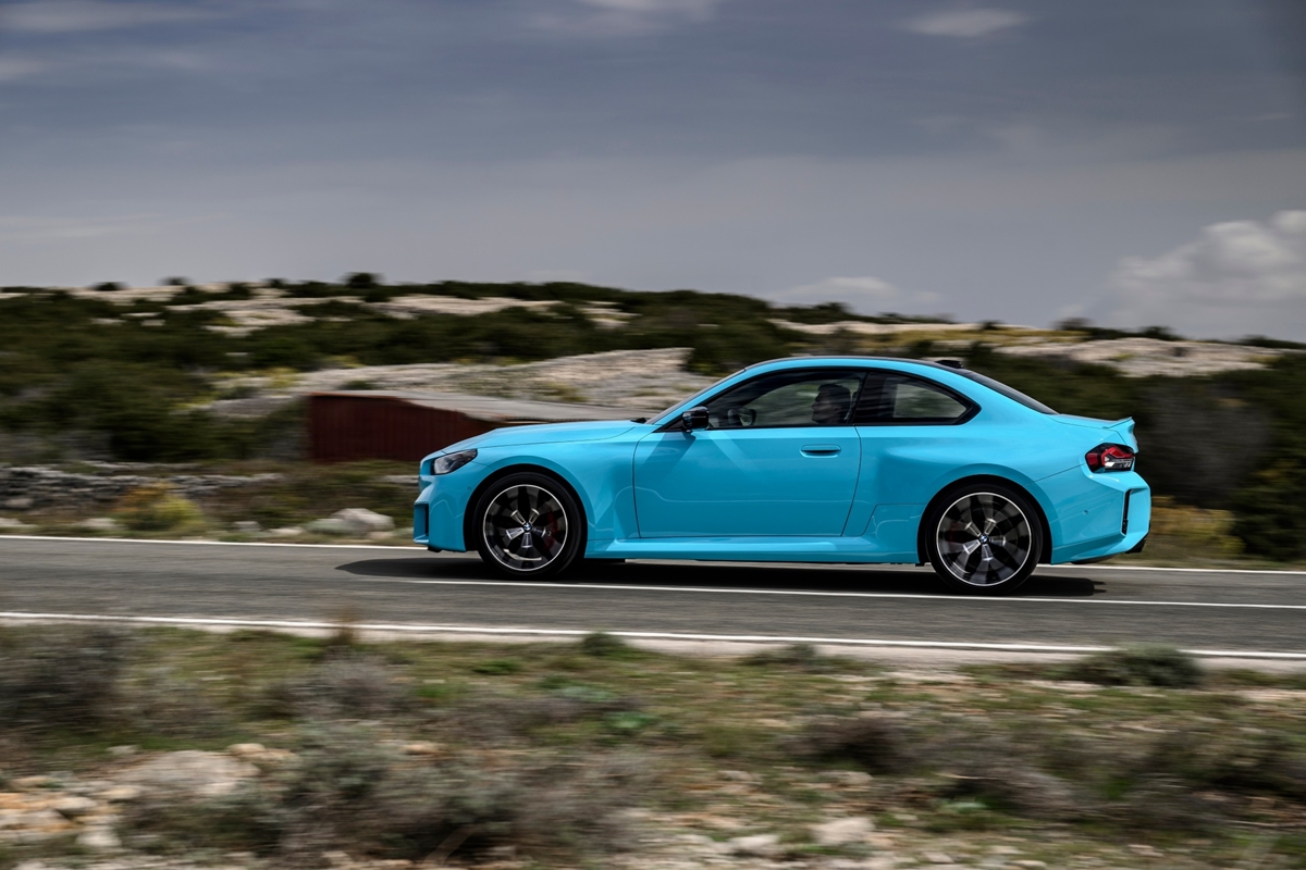 P90642492_lowRes_the-new-bmw-m2-with-.jpg