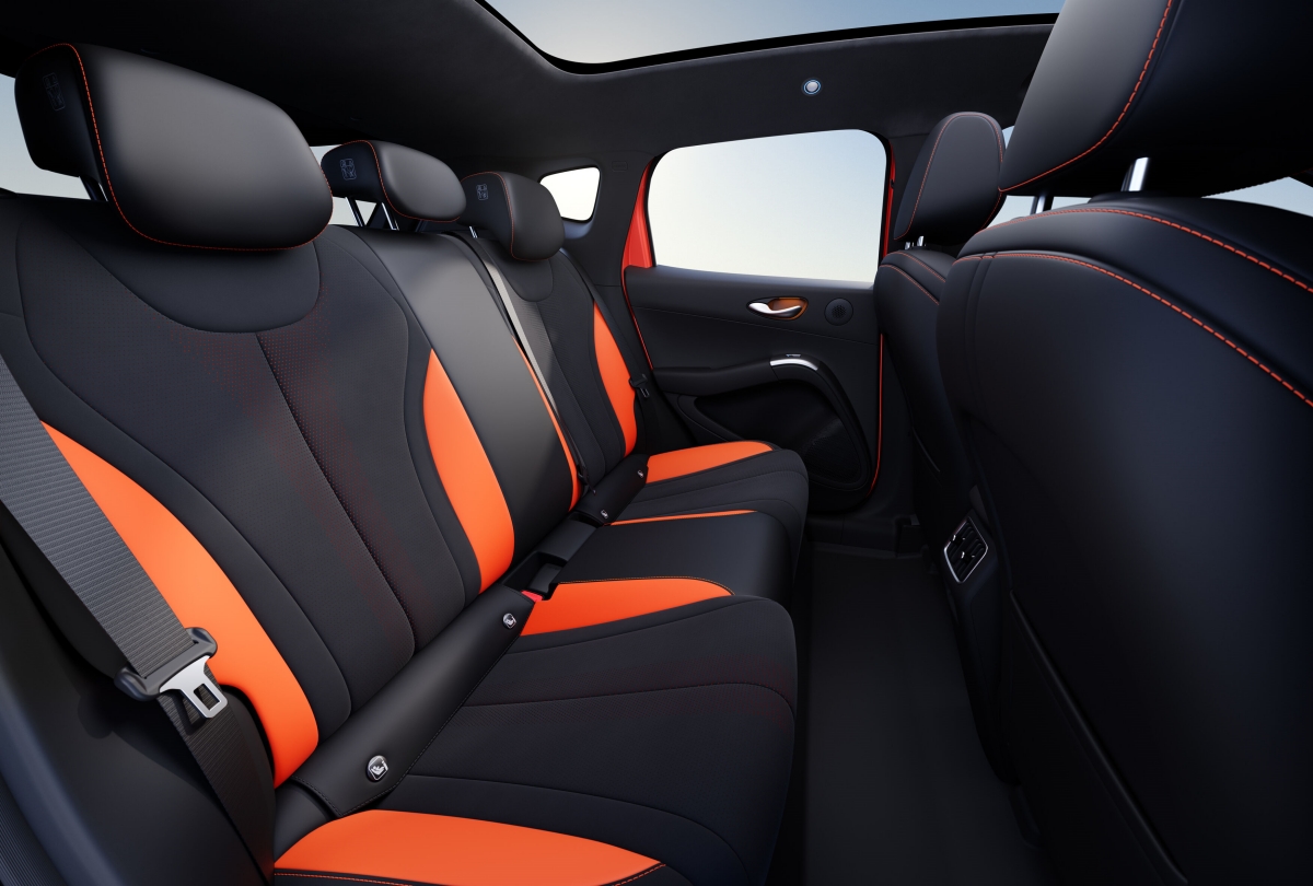 09、DOLPHIN G DM-i_LHD_Sport_Black Orange_download_JPG 4096px_RGB.jpg