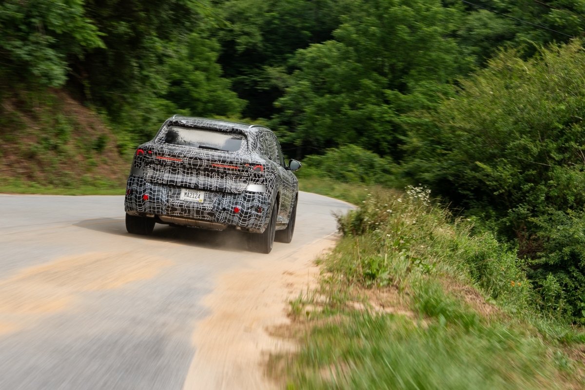 P90645288_lowRes_the-new-bmw-x5-proto.jpg