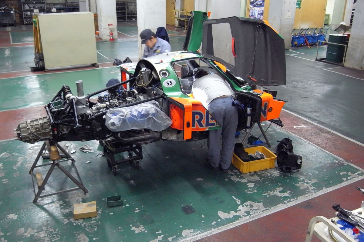 1991_Le_Mans_winning_Mazda_787B (11).jpg
