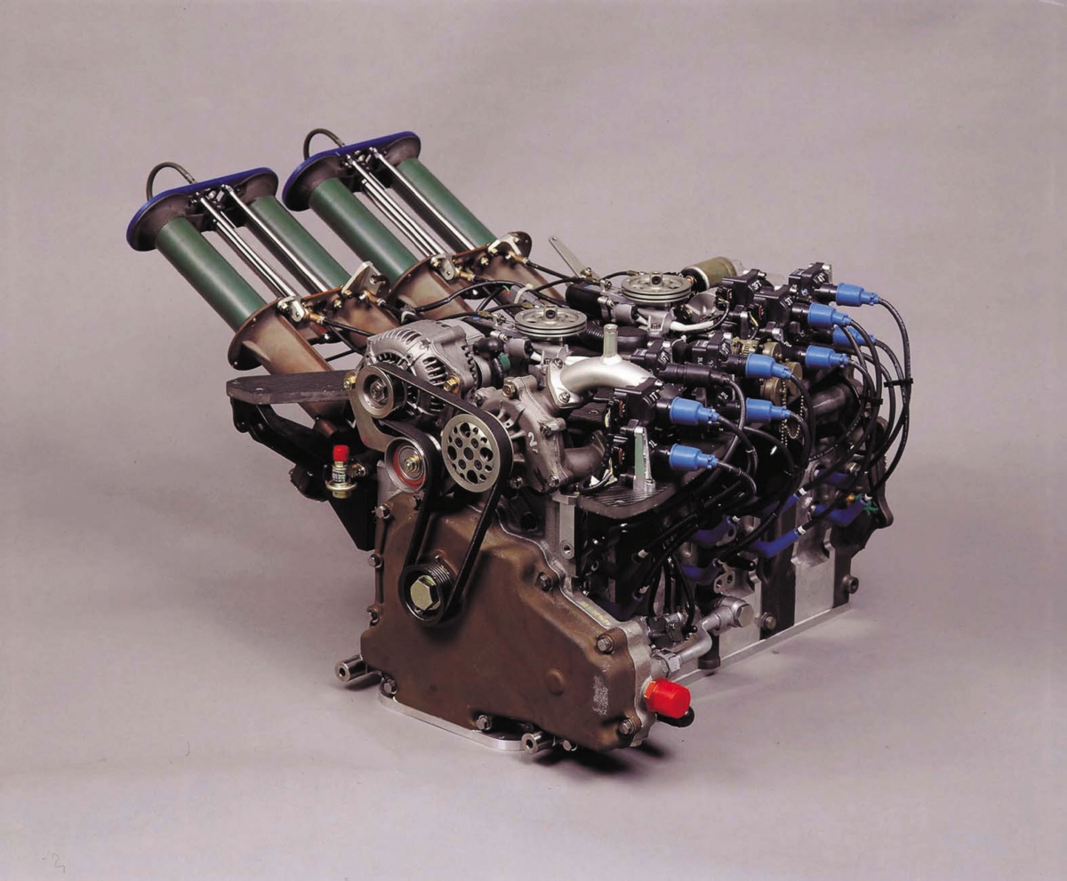 1991_Le_Mans_winning_Mazda_787B (12).jpg
