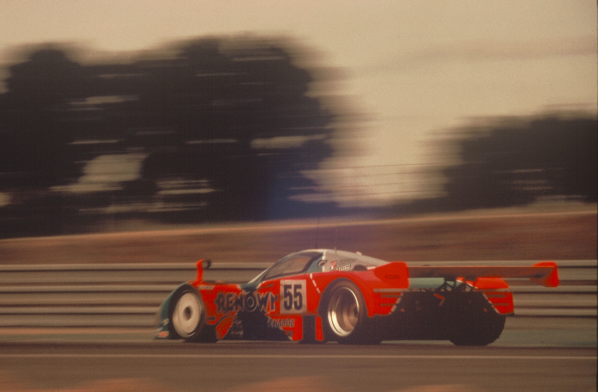 1991_Le_Mans_winning_Mazda_787B (2).jpg