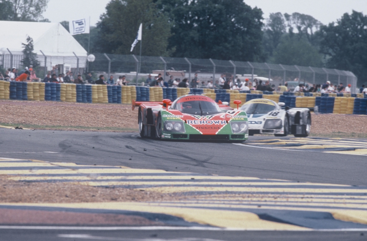 1991_Le_Mans_winning_Mazda_787B (3).jpg
