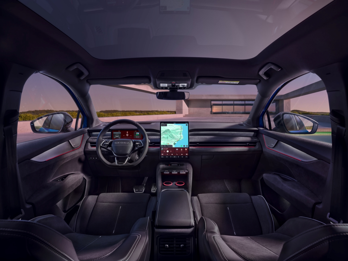 peaq_010_sportline_front_interior_dff23d83-1920x1440.jpg