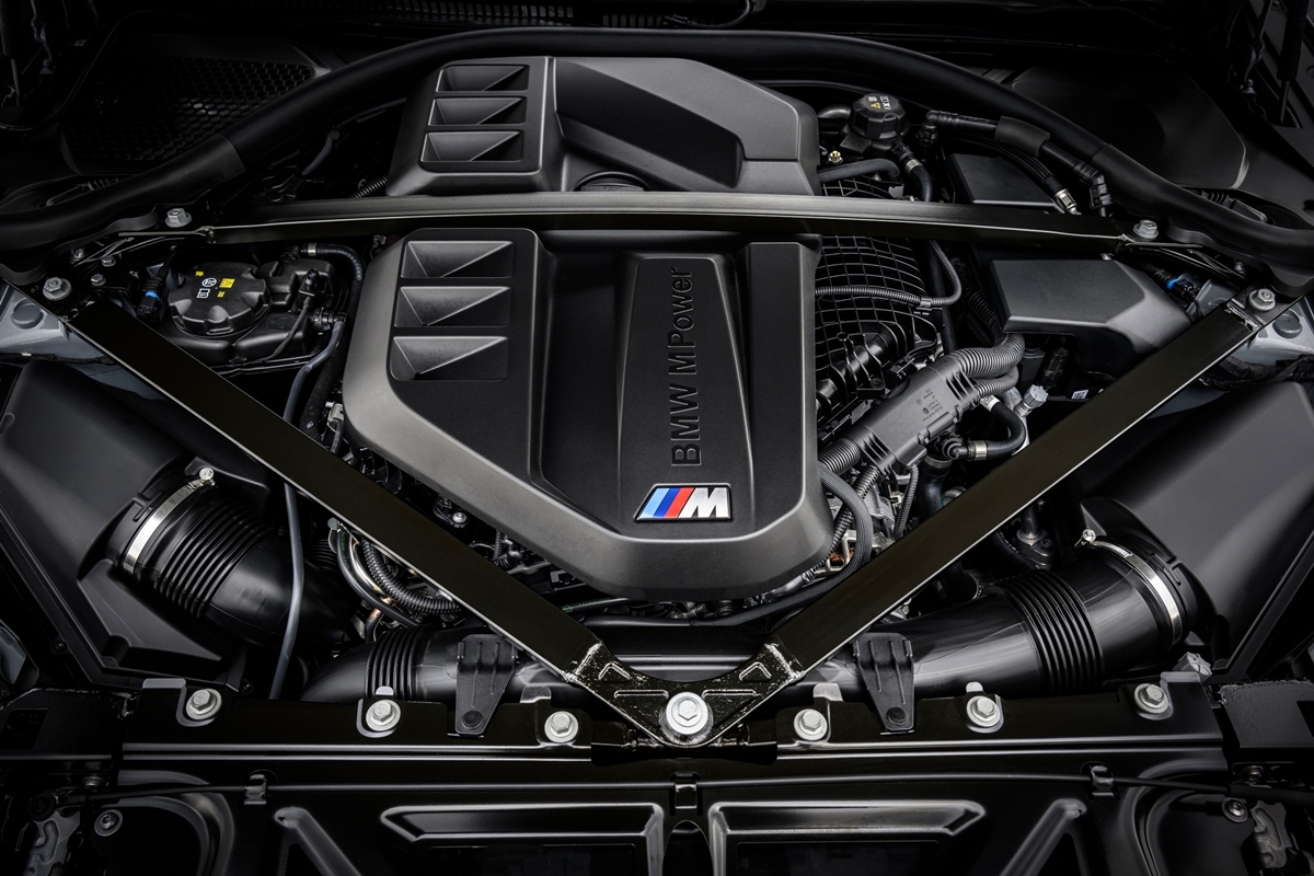 P90600899_lowRes_the-new-bmw-m2-cs.jpg