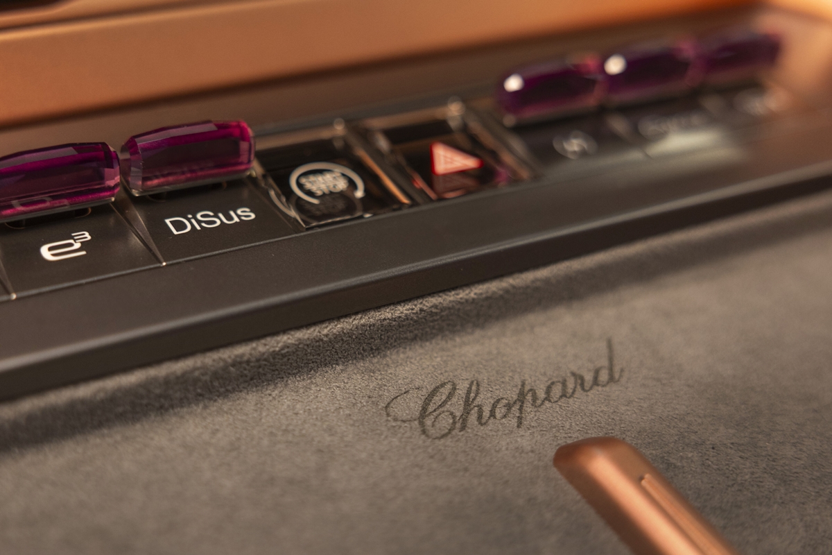DENZA Chopard Z9GT Details 3.jpg