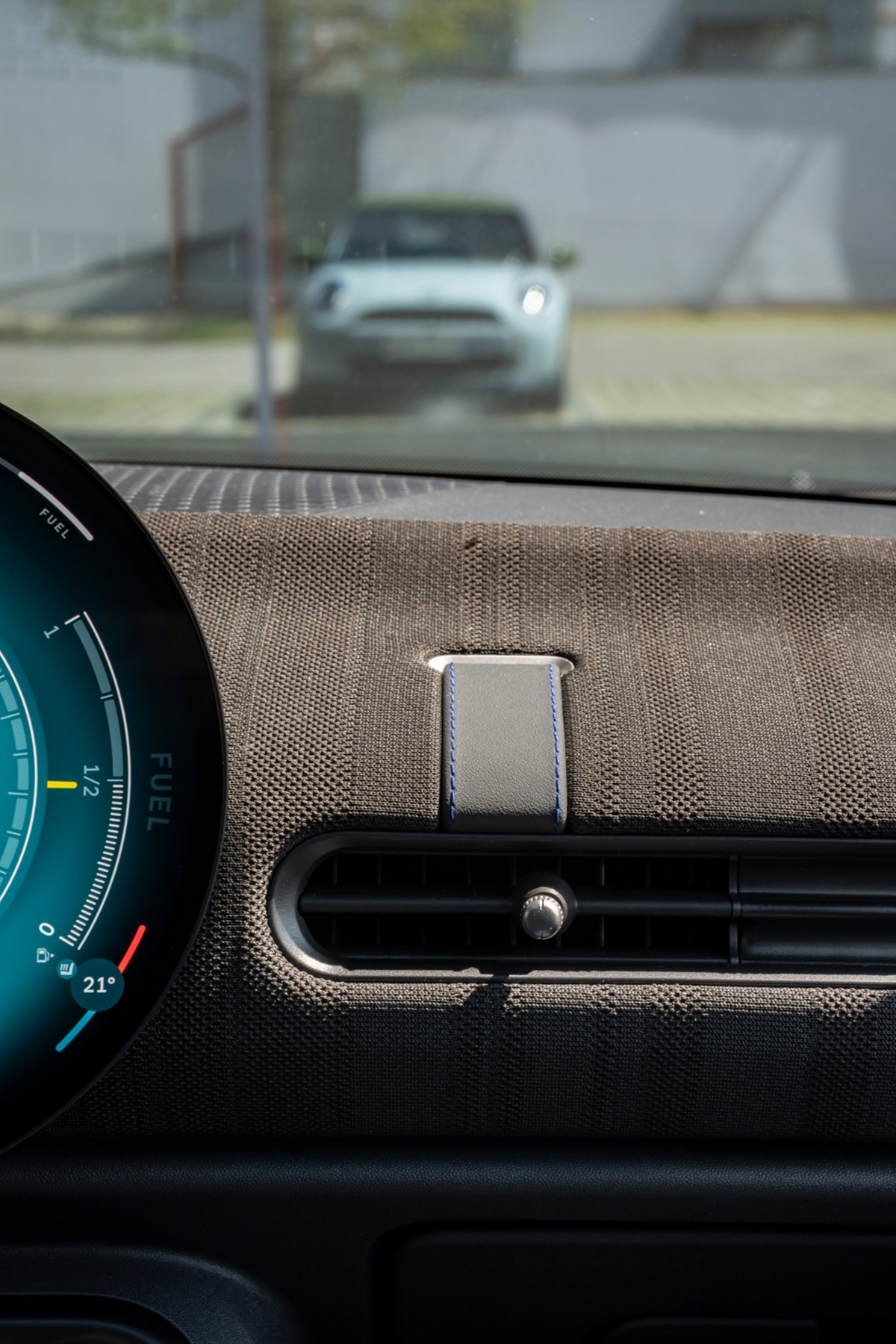 P90642128_lowRes_mini-cooper-s-5-door.jpg