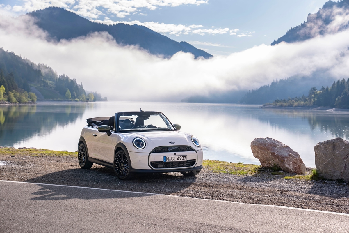 P90642131_lowRes_mini-cooper-s-conver.jpg