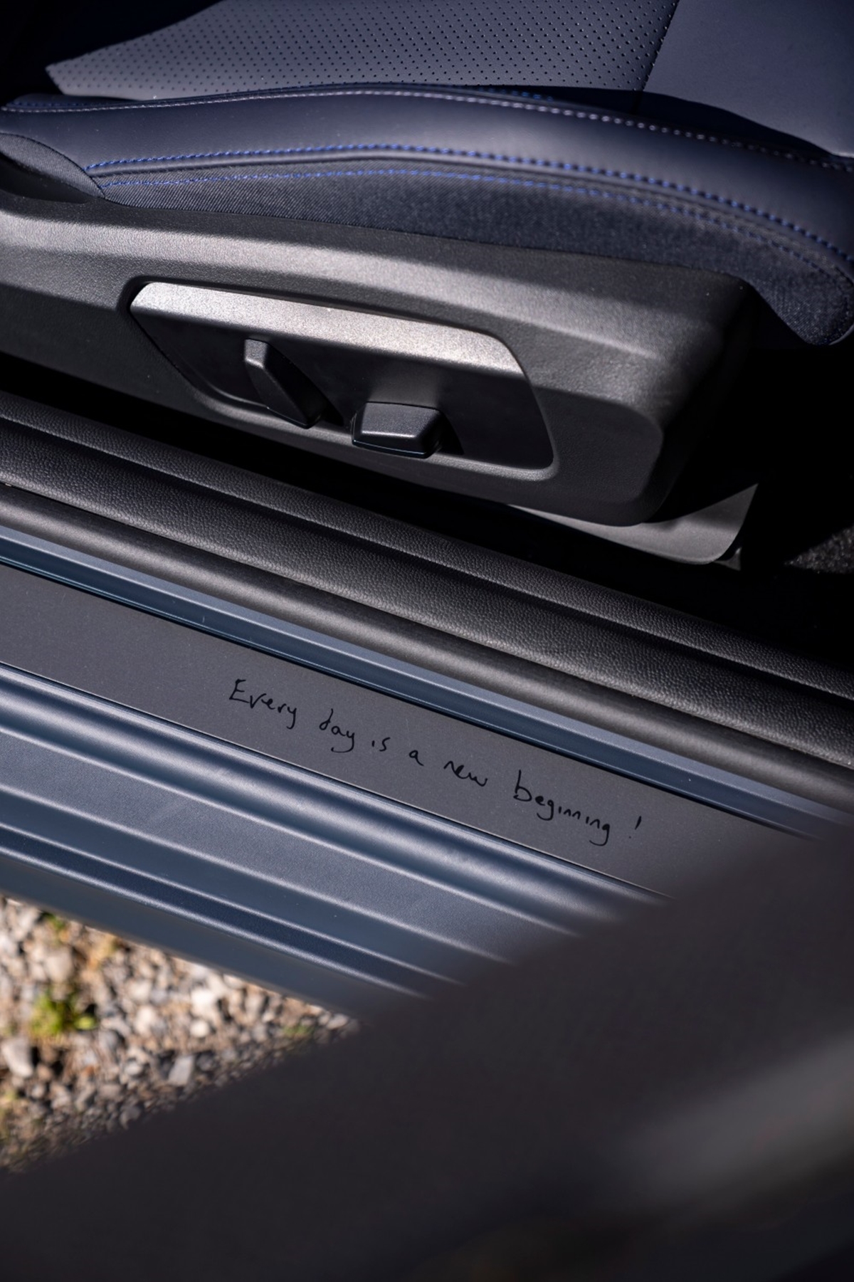 P90642190_lowRes_mini-cooper-s-conver.jpg